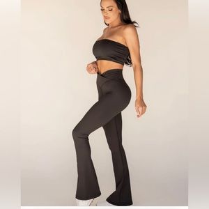 Agent 84. Everyday Bootcut Leggings w V-Back. Black. XS. Like new.